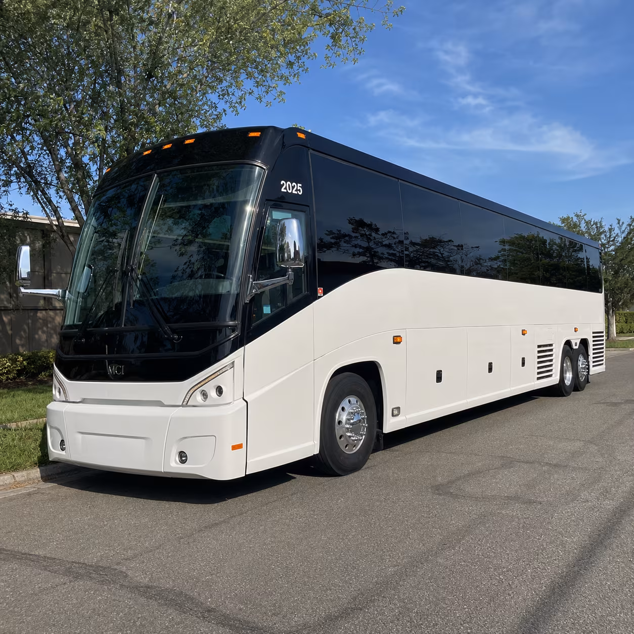 compare buses for the i 94 haul to wisconsin and chicago