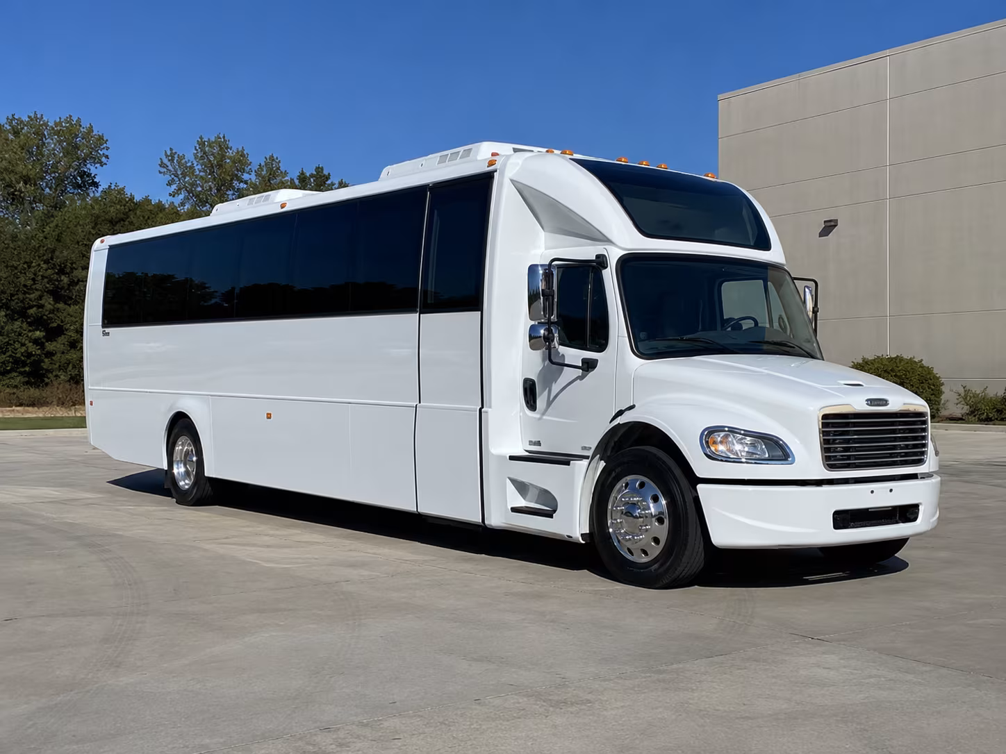 eden prairie 28 passenger party bus